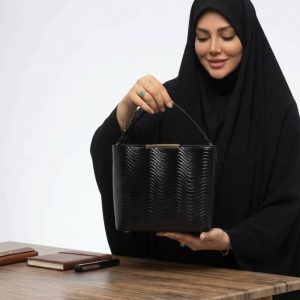 کیف دستی زنانه طرح موجی براق پلاک طلایی